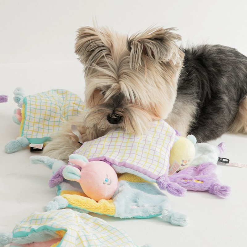 CRINKLE BLANKET TOY